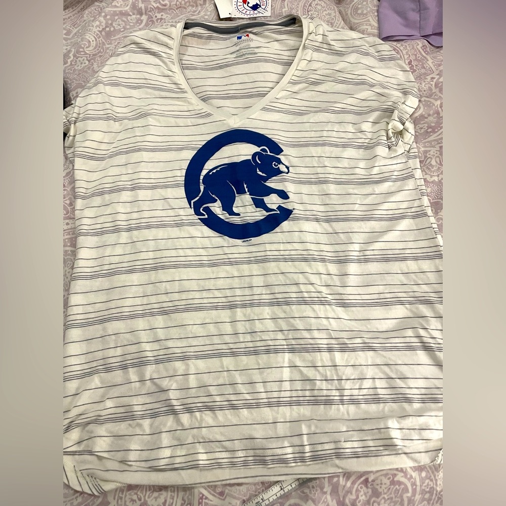 Cubs striped tee in XL BNWT